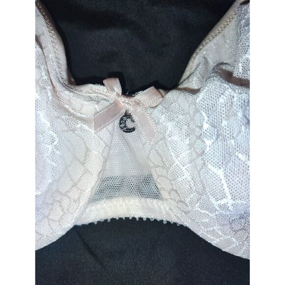 NWT Chantelle Magnifique Seamless Unlined Minimizer Size 34C Bra Blushing Pink - Picture 2 of 7